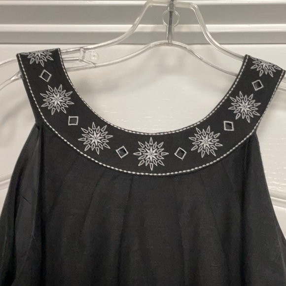 Great little black dress for daytime - Picture 2 of 5